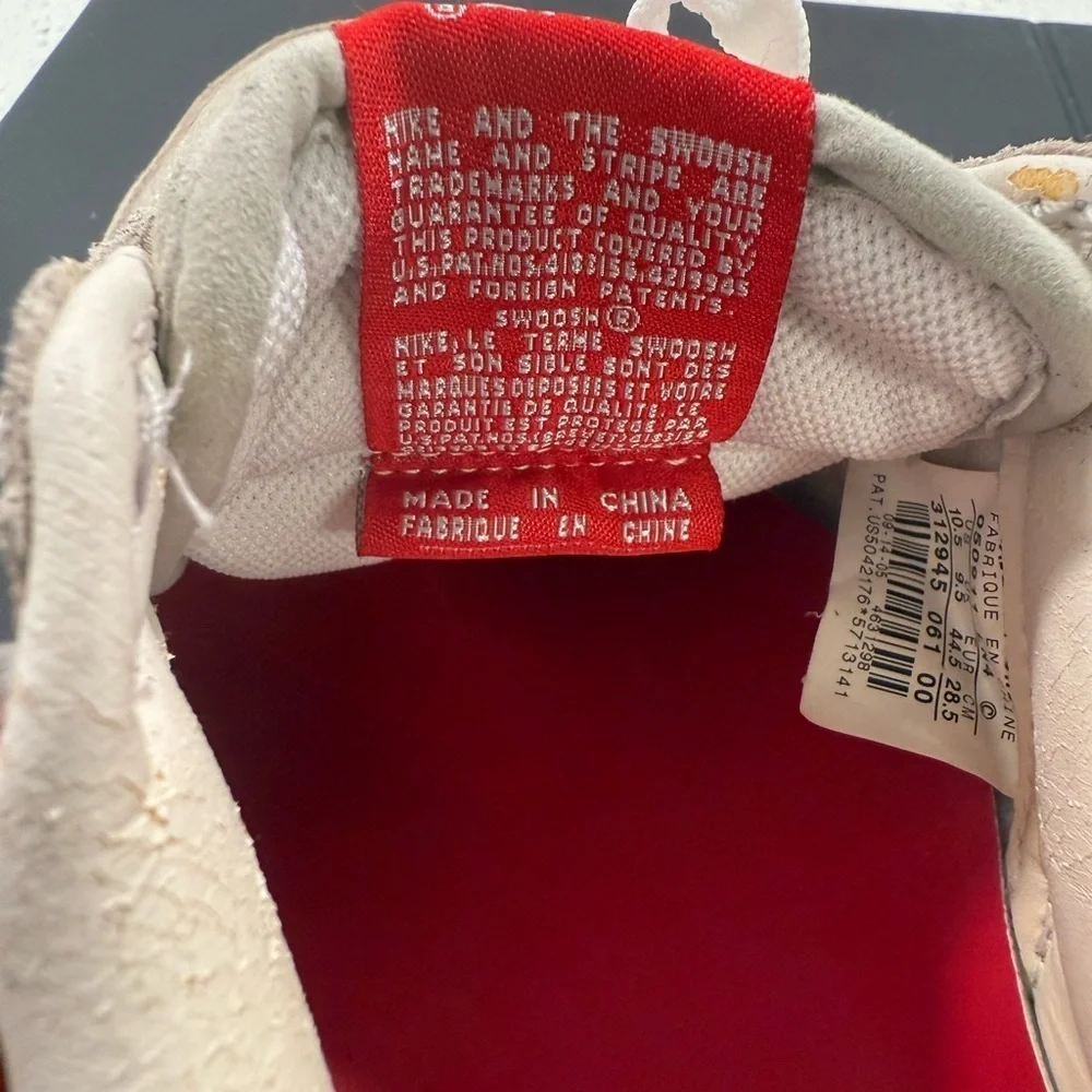 Nike Air Force 1 Low Premium Christmas Sneakers Vintage Size 10.5 Red Silver